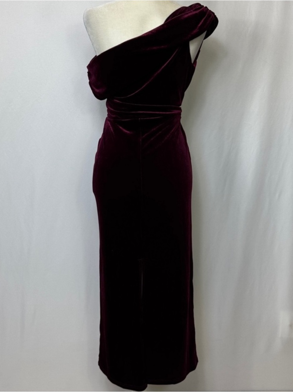 ASTR Tue Label Off The Shoulder Velvet Formal Dress Size Medium Wine Burgundy - Picture 9 of 13